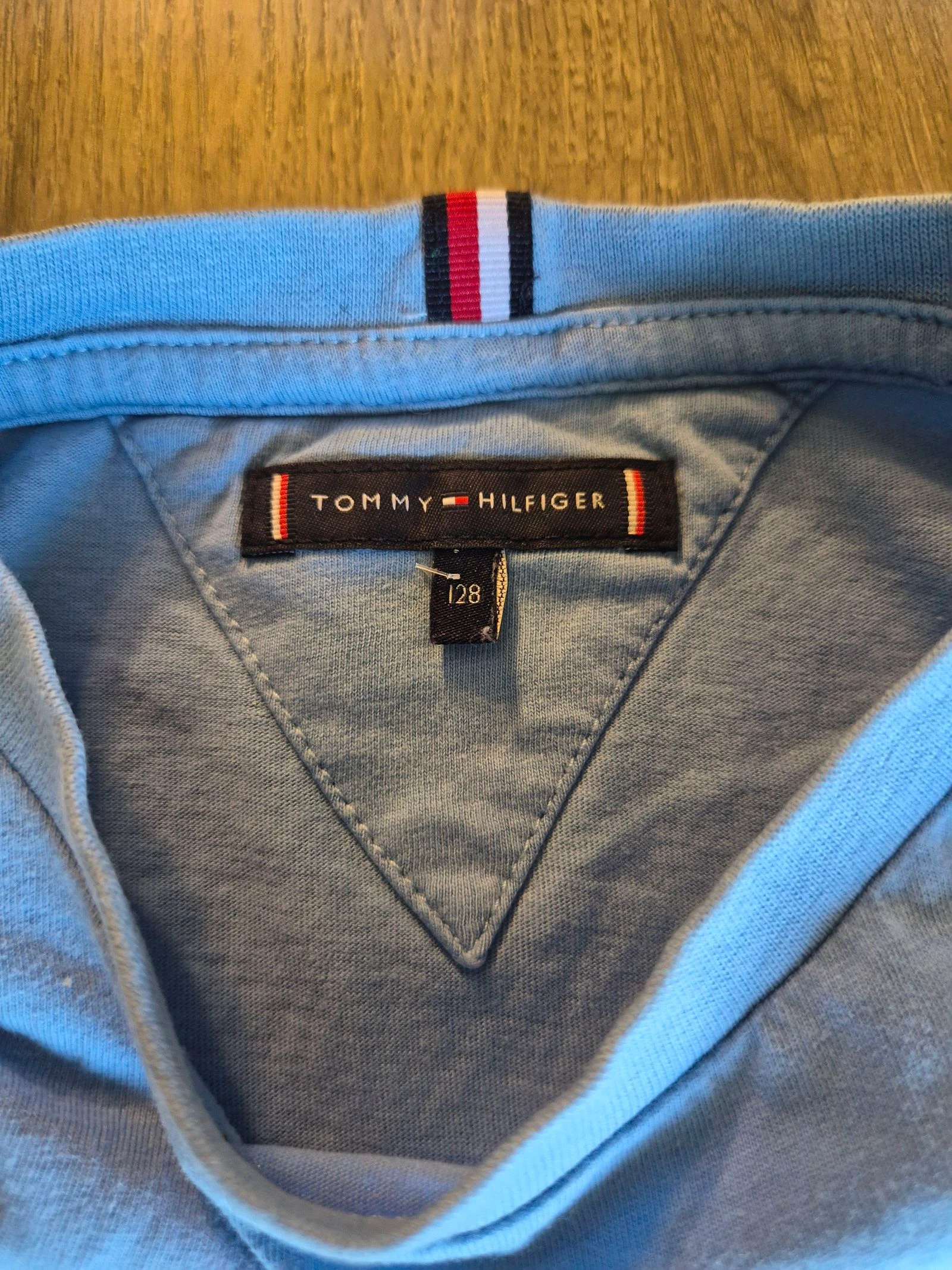 Tommy Hilfiger t-shirt like new 128 – photo 4